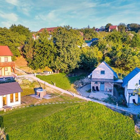 Borarium Vendeghazak - Zenit Haz Hotel Pazmand Buitenkant foto