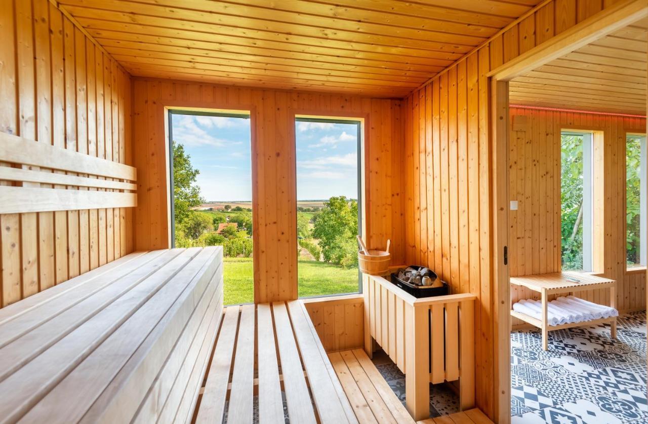Borarium Vendeghazak - Zenit Haz Hotel Pazmand Buitenkant foto