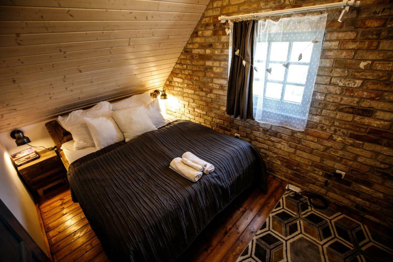 Borarium Vendeghazak - Zenit Haz Hotel Pazmand Buitenkant foto