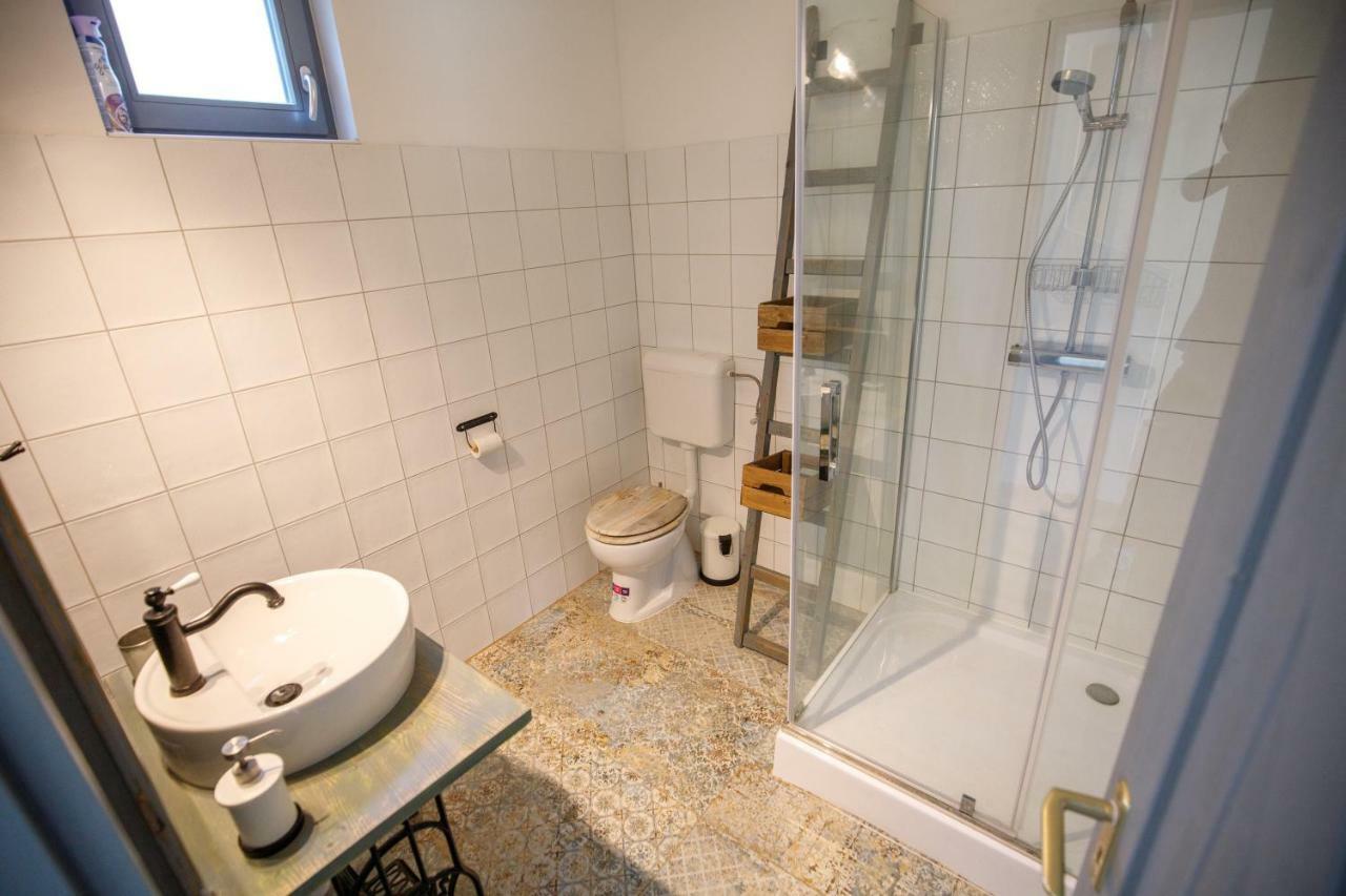 Borarium Vendeghazak - Zenit Haz Hotel Pazmand Buitenkant foto
